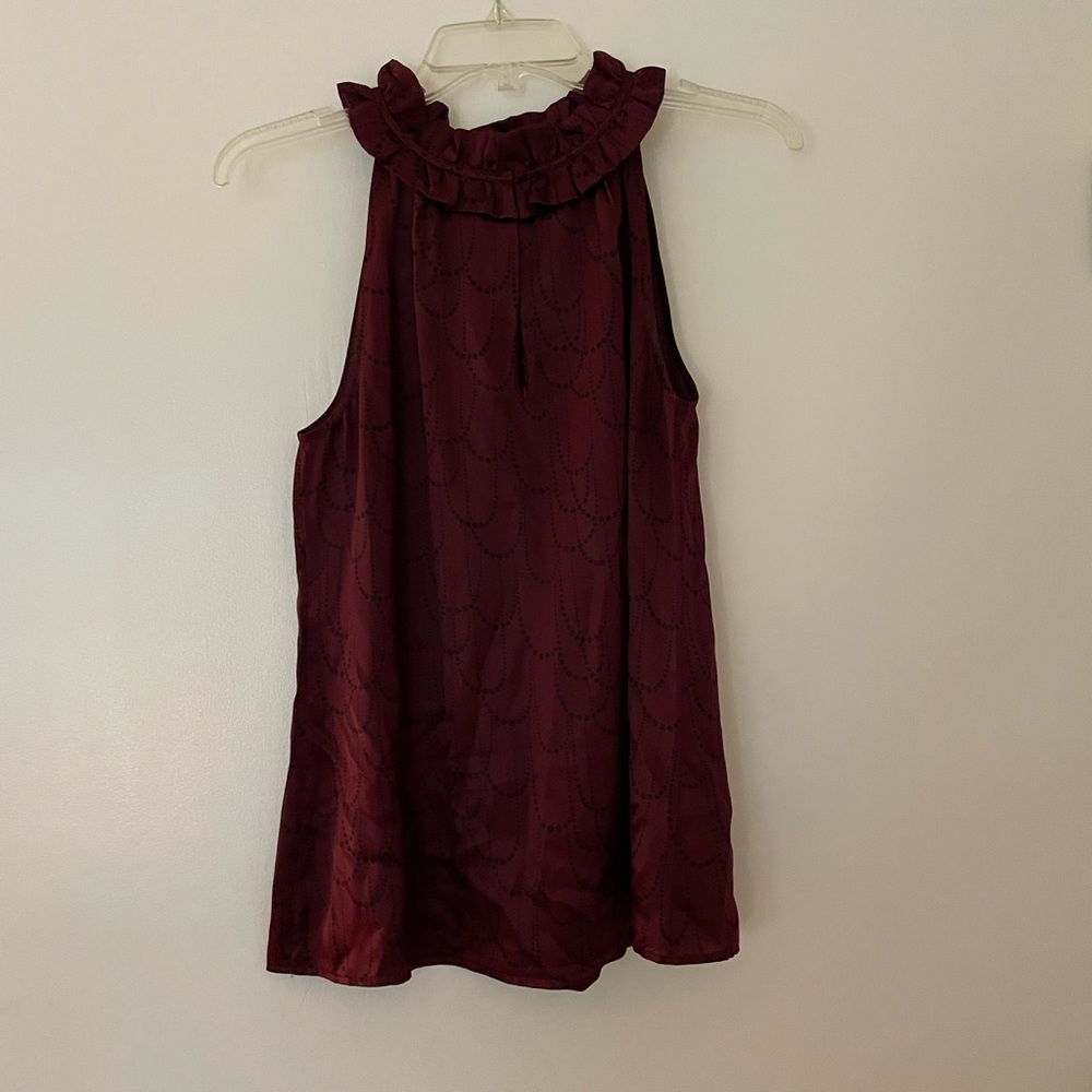 Banana Republic sleeveless ruffle neck, keyhole front blouse, size M.